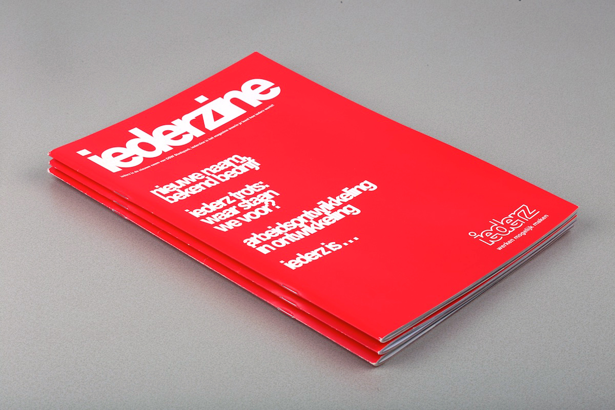iederz editorial-magazine-stapel